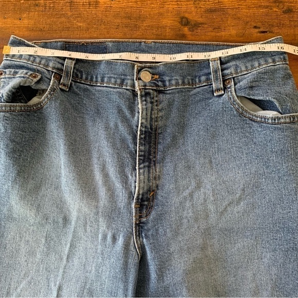 Levi’s 550 Highrise Relaxed Fit Medium Wash Jeans Sz 16 - Picture 5 of 7